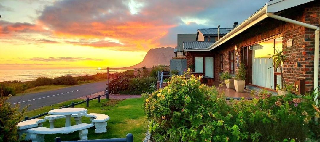 La Mer Seafront Selfcatering Accommodation Kleinmond Eksteriør bilde